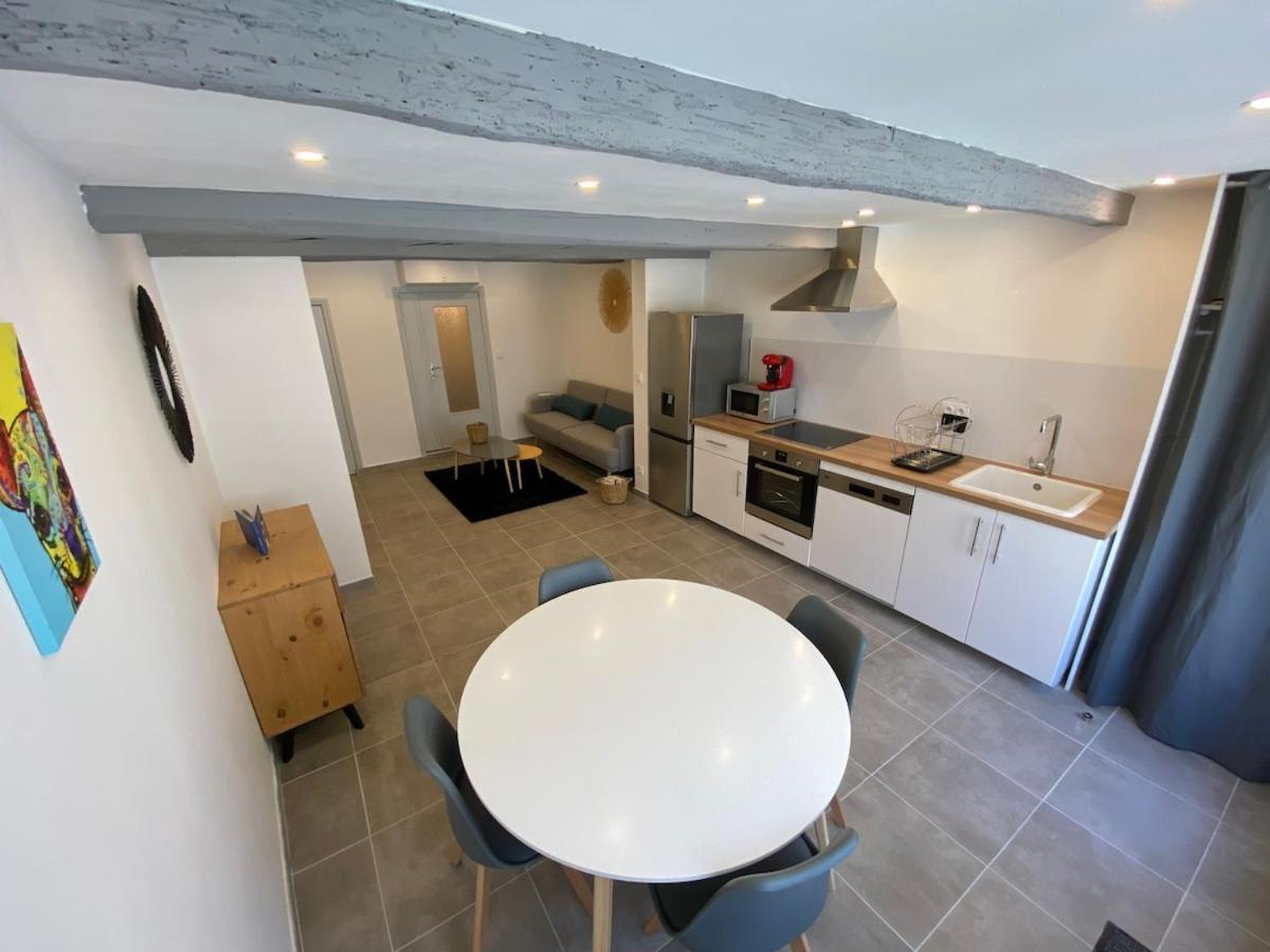 Superbe Climatise Avec Patio Apartment